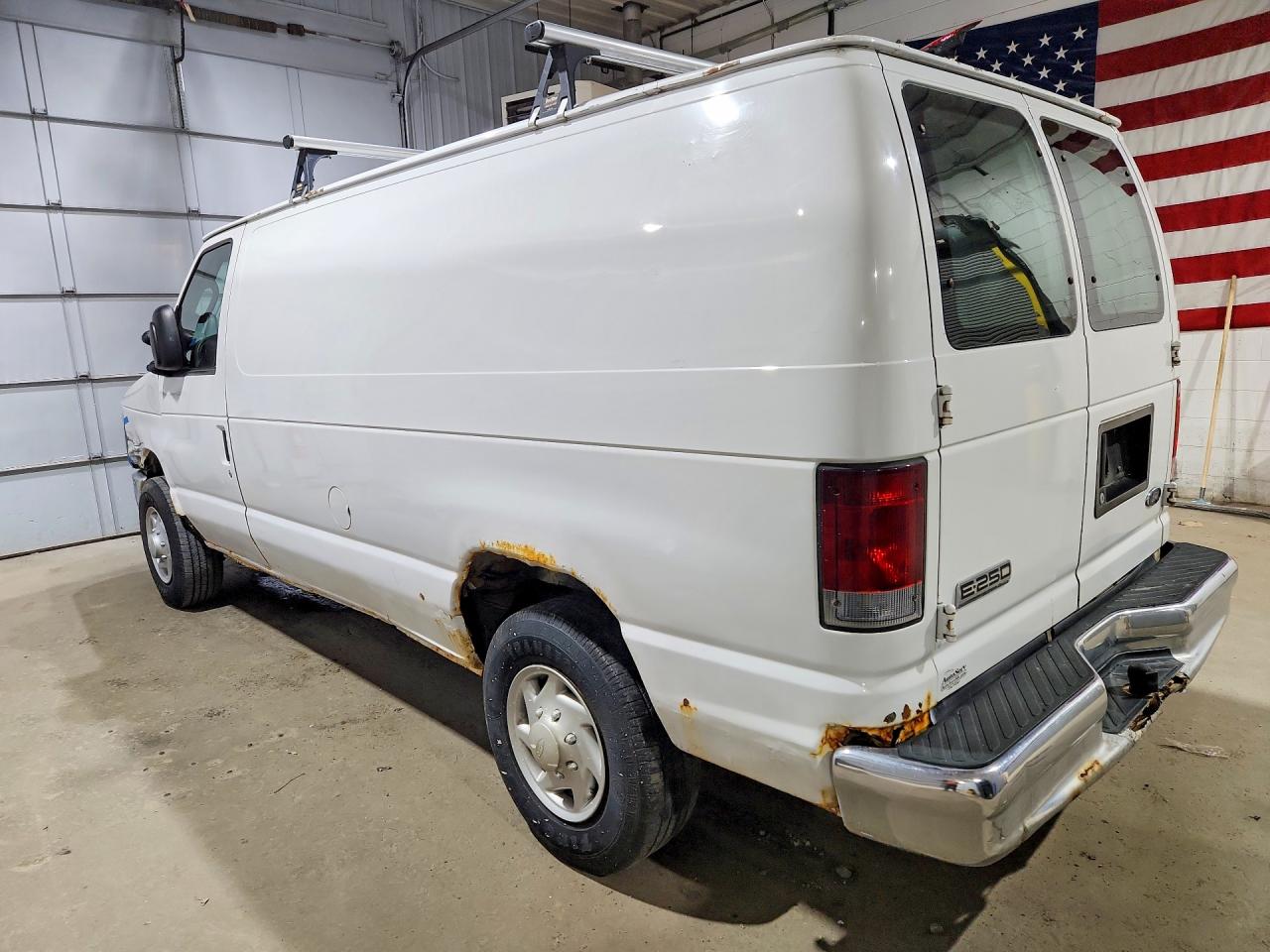Ford Econoline E250 Van