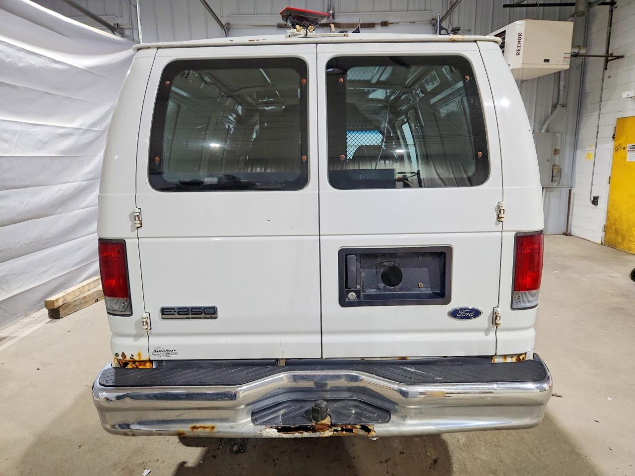 Ford Econoline E250 Van