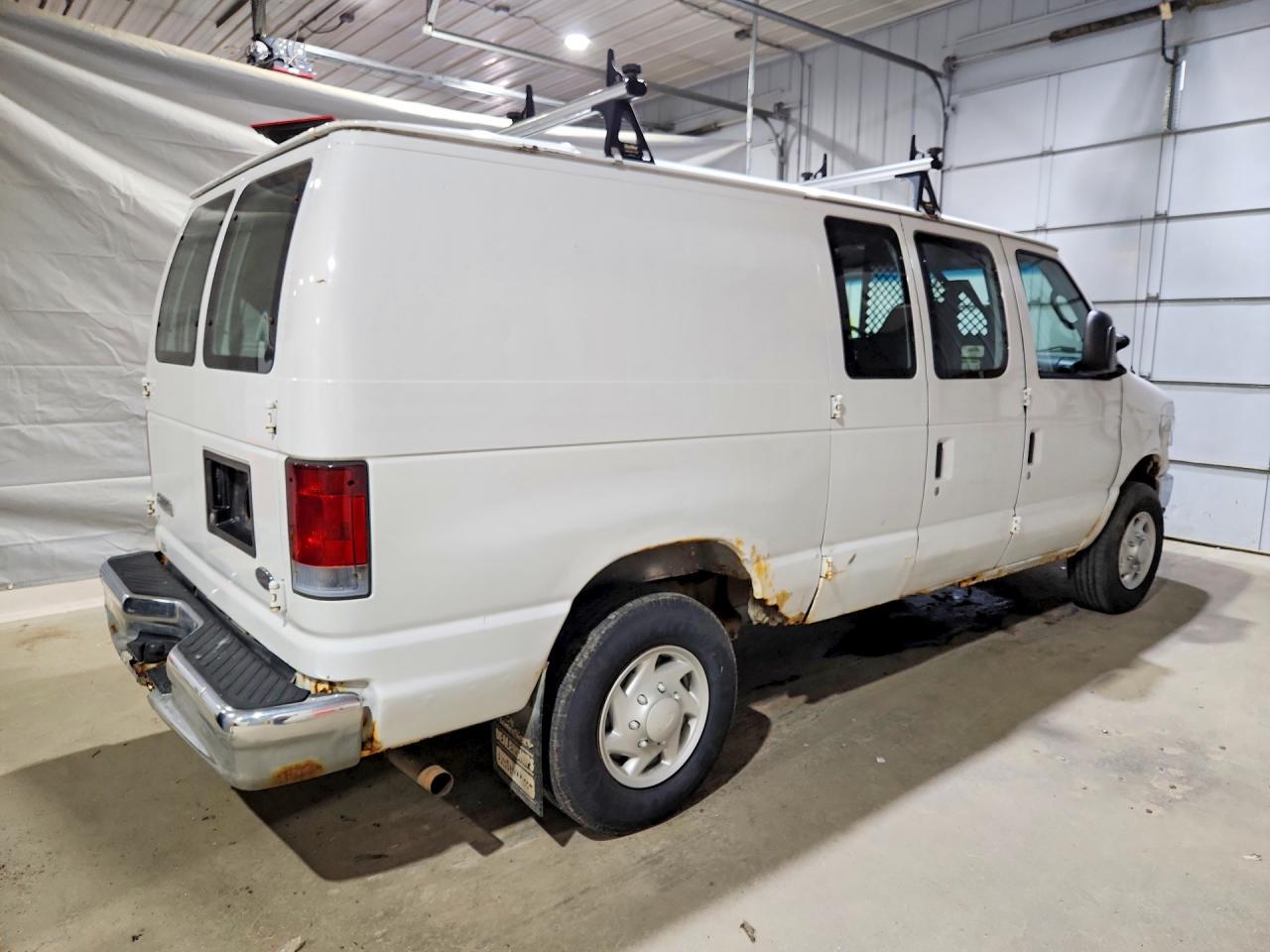 Ford Econoline E250 Van