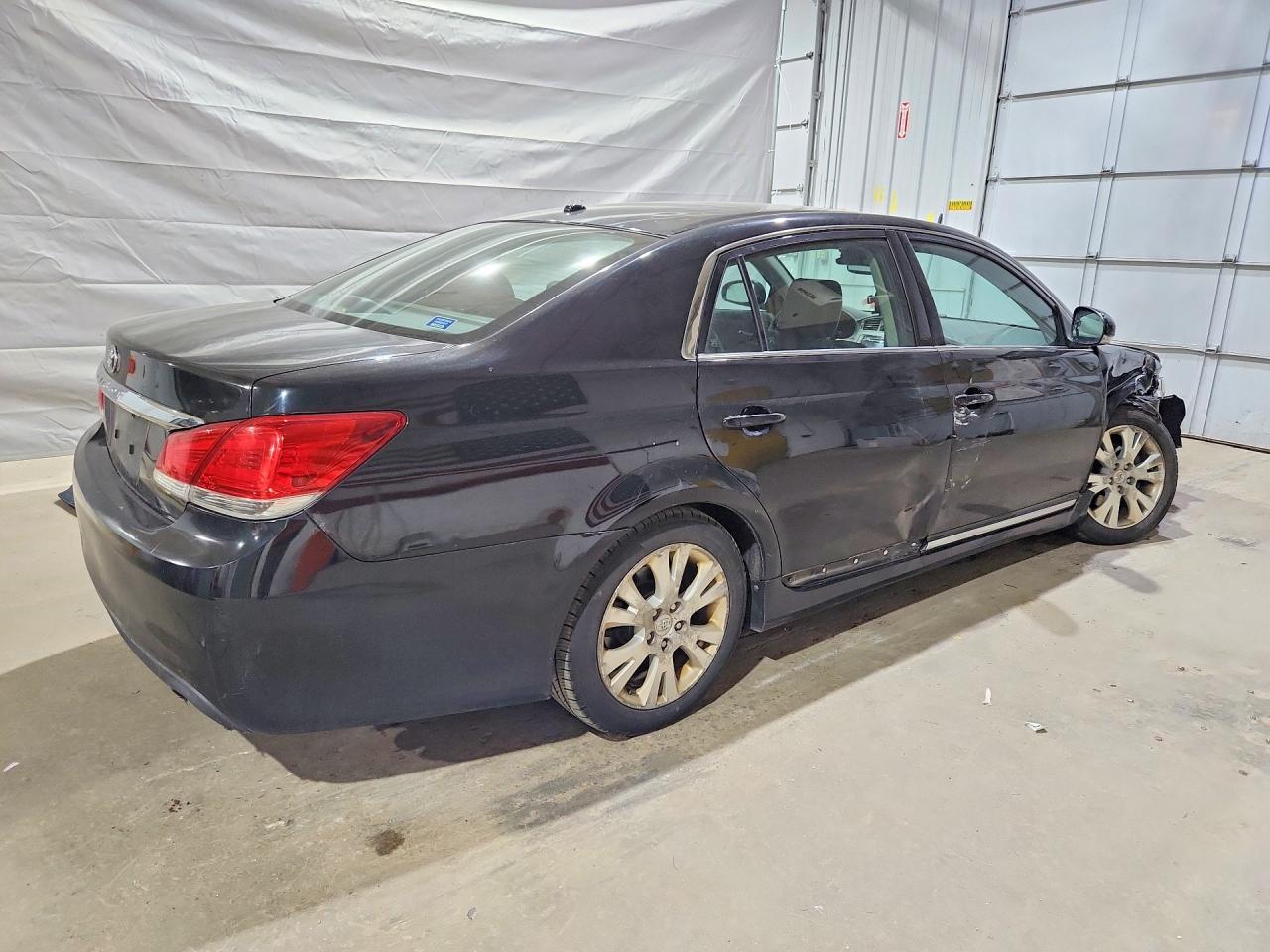 Toyota Avalon Base