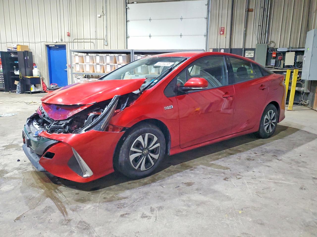 Salvage Toyota Prius Image