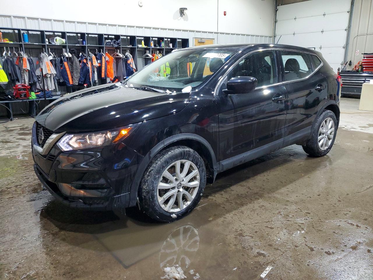 Salvage Nissan Rogue Image