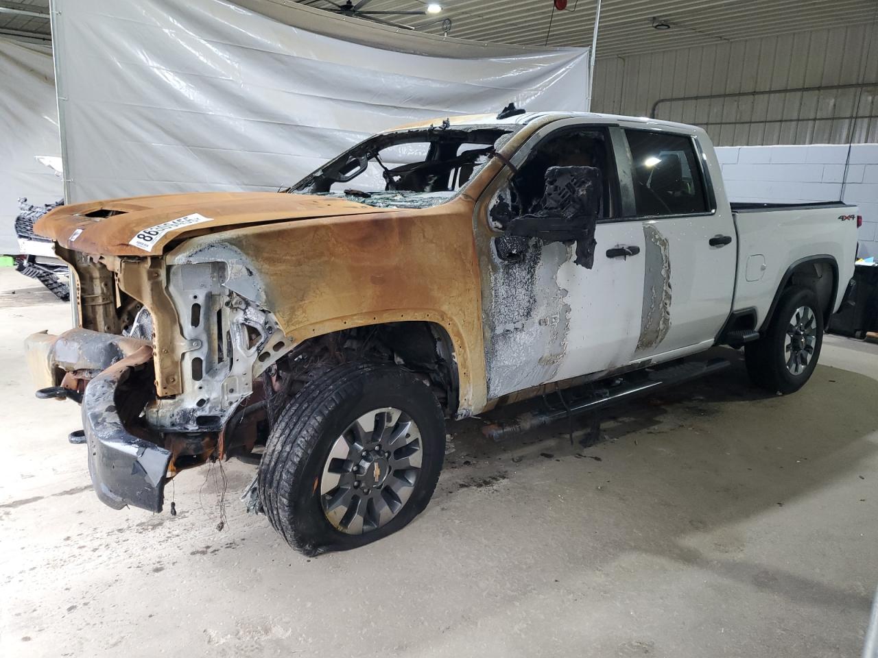 Salvage Chevrolet Silverado Image