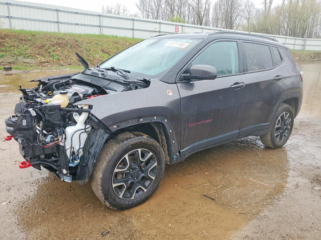 Salvage Jeep Compass Image