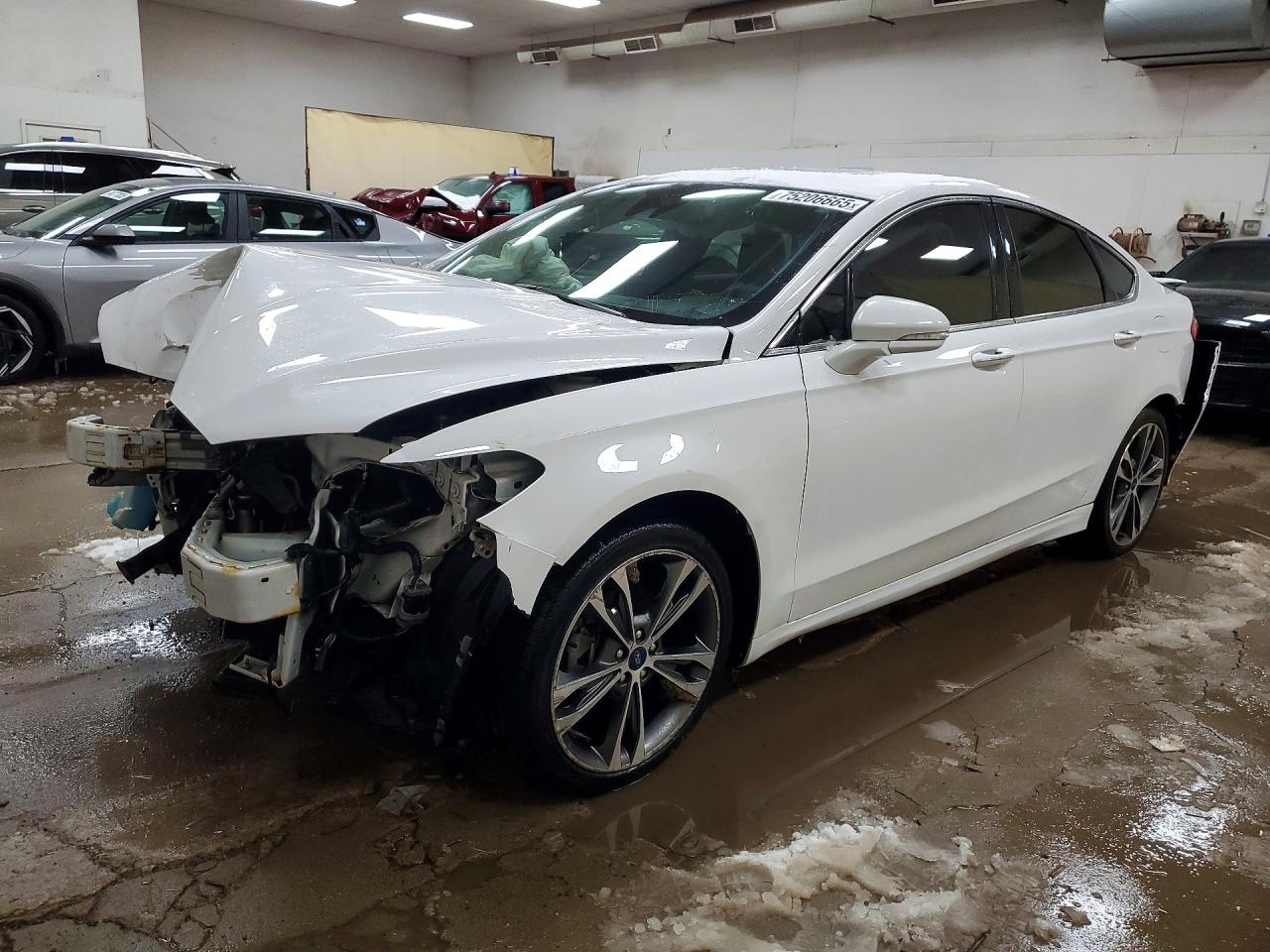 Salvage Ford Fusion Image