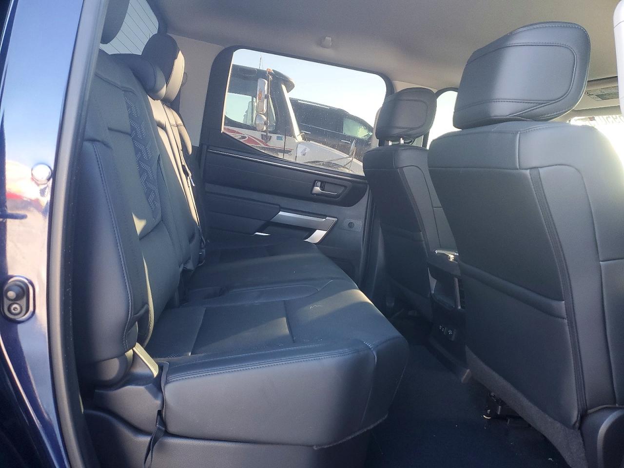 Toyota Tundra Crewmax Sr
