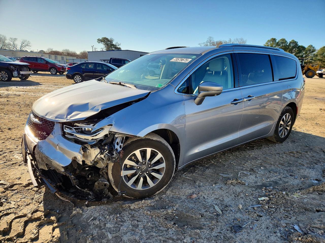 Salvage Chrysler Pacifica Image