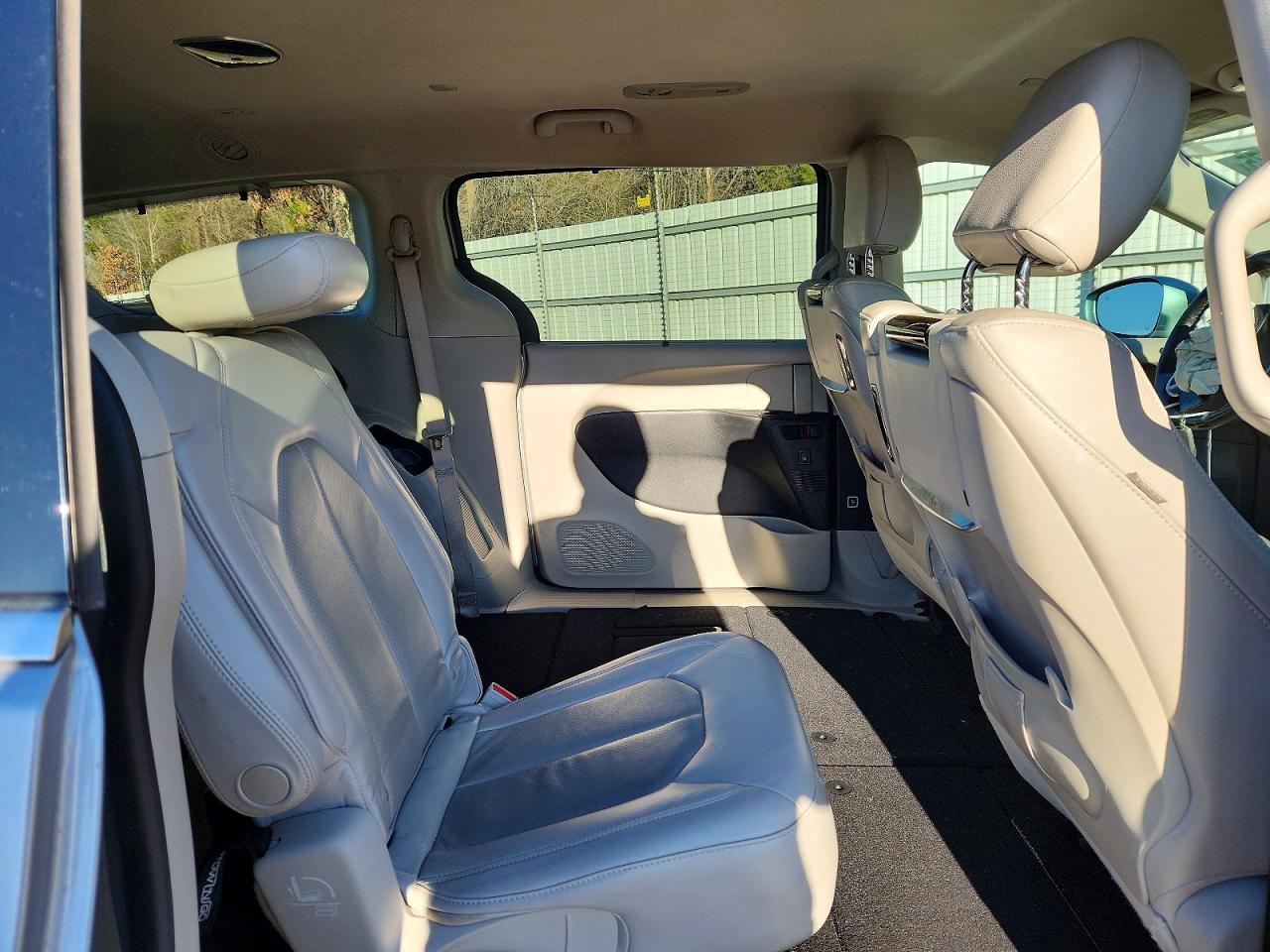Chrysler Pacifica Touring L