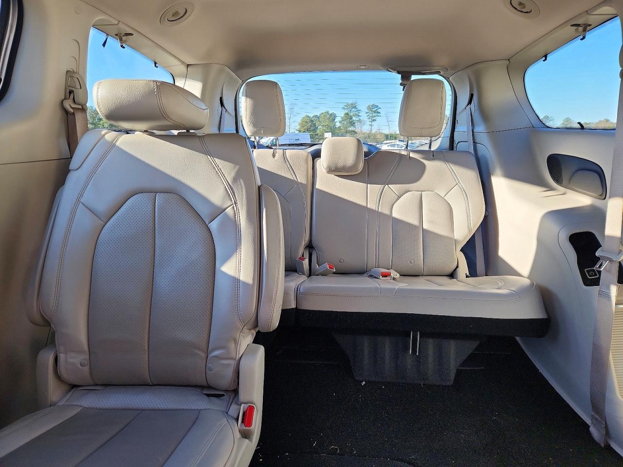 Chrysler Pacifica Touring L