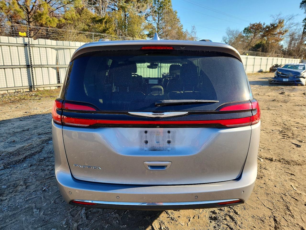 Chrysler Pacifica Touring L