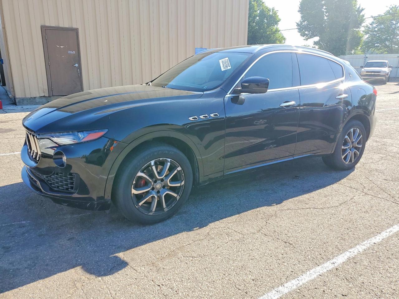 Salvage Maserati Levante Image