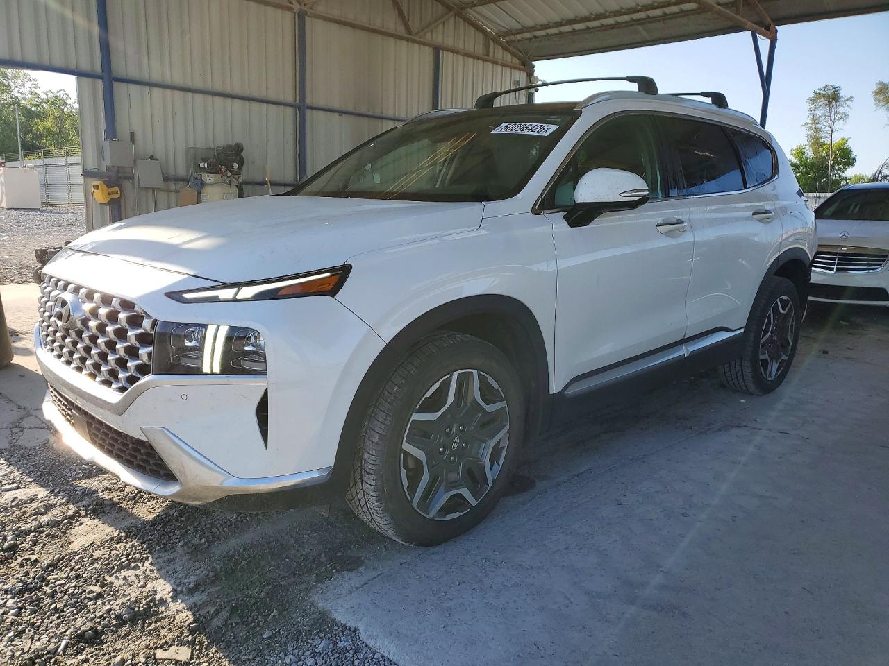 Salvage Hyundai SANTA FE Image