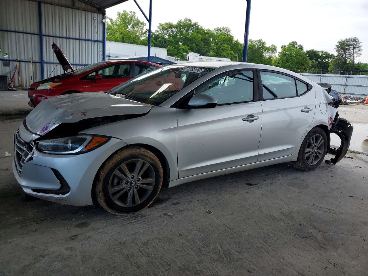 Salvage Hyundai ELANTRA Image