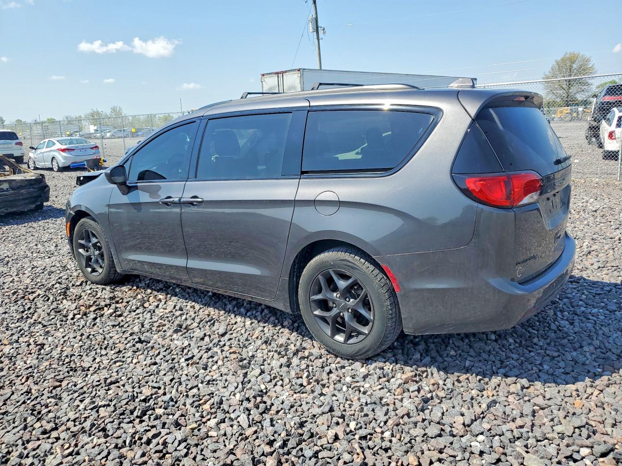 Chrysler Pacifica Touring L
