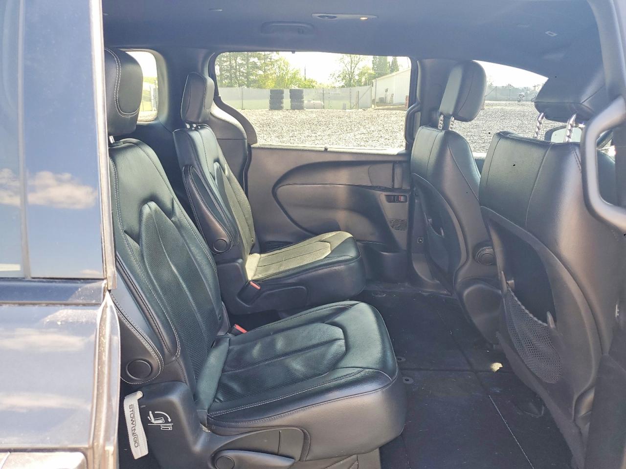 Chrysler Pacifica Touring L