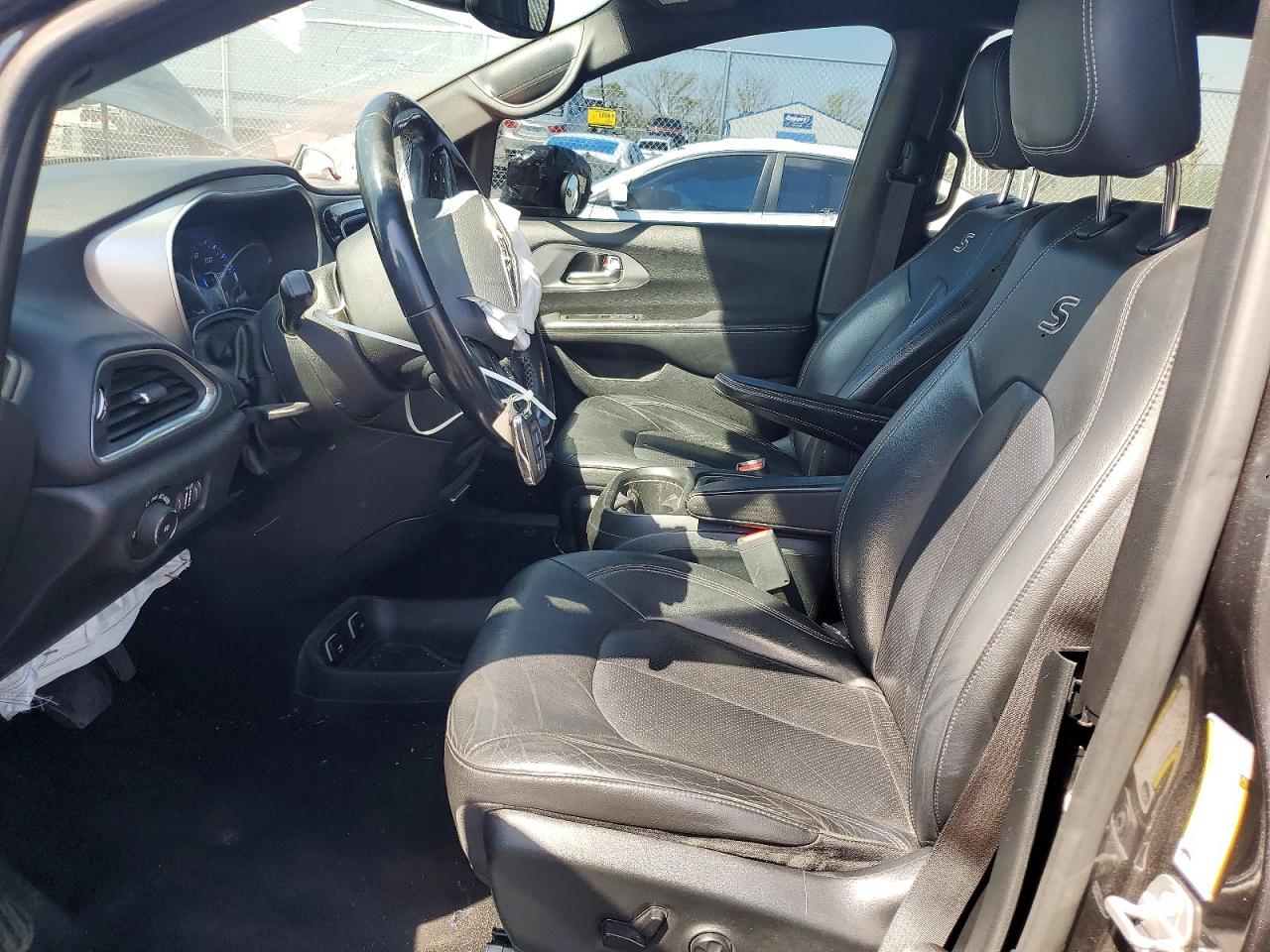 Chrysler Pacifica Touring L