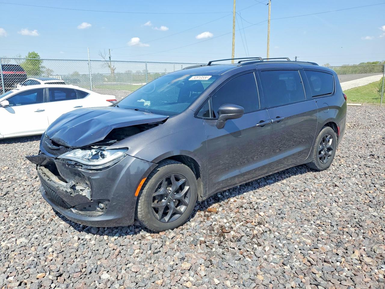 Salvage Chrysler Pacifica Image
