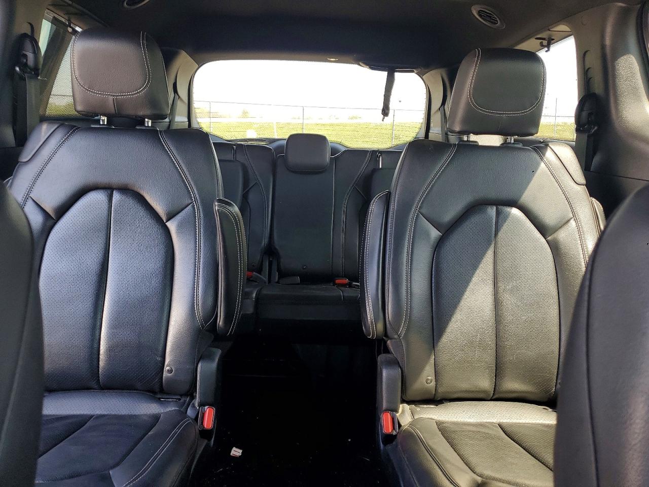 Chrysler Pacifica Touring L