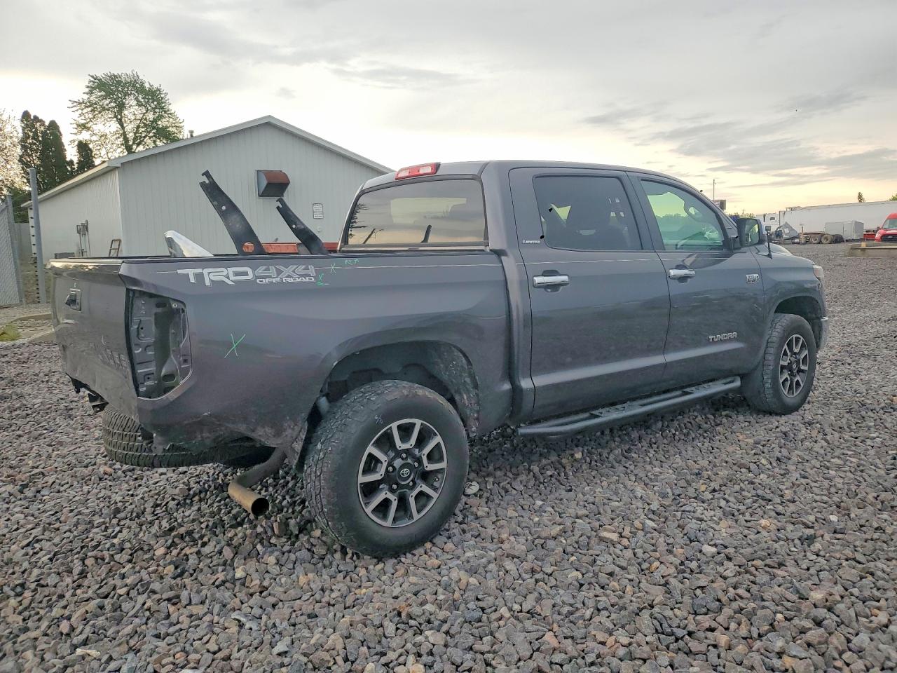 Toyota Tundra Crewmax Limited