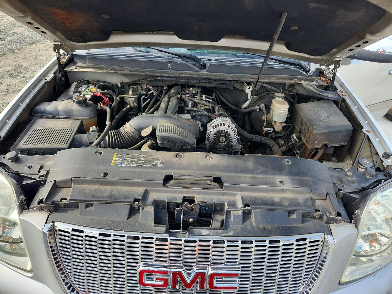GMC Yukon C1500 Slt
