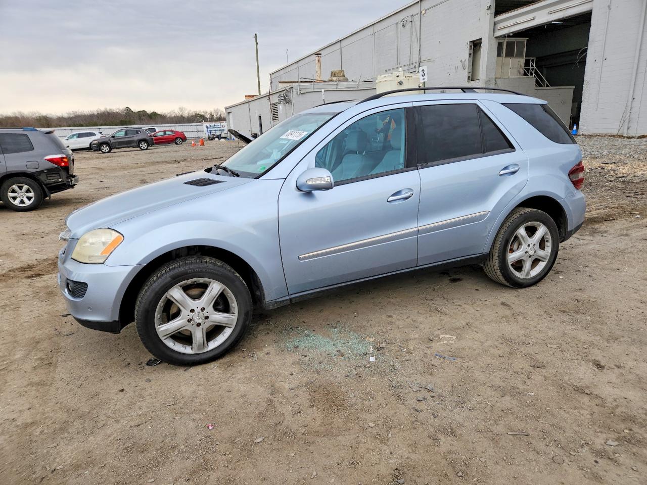 Salvage Mercedes-Benz M-Class Image