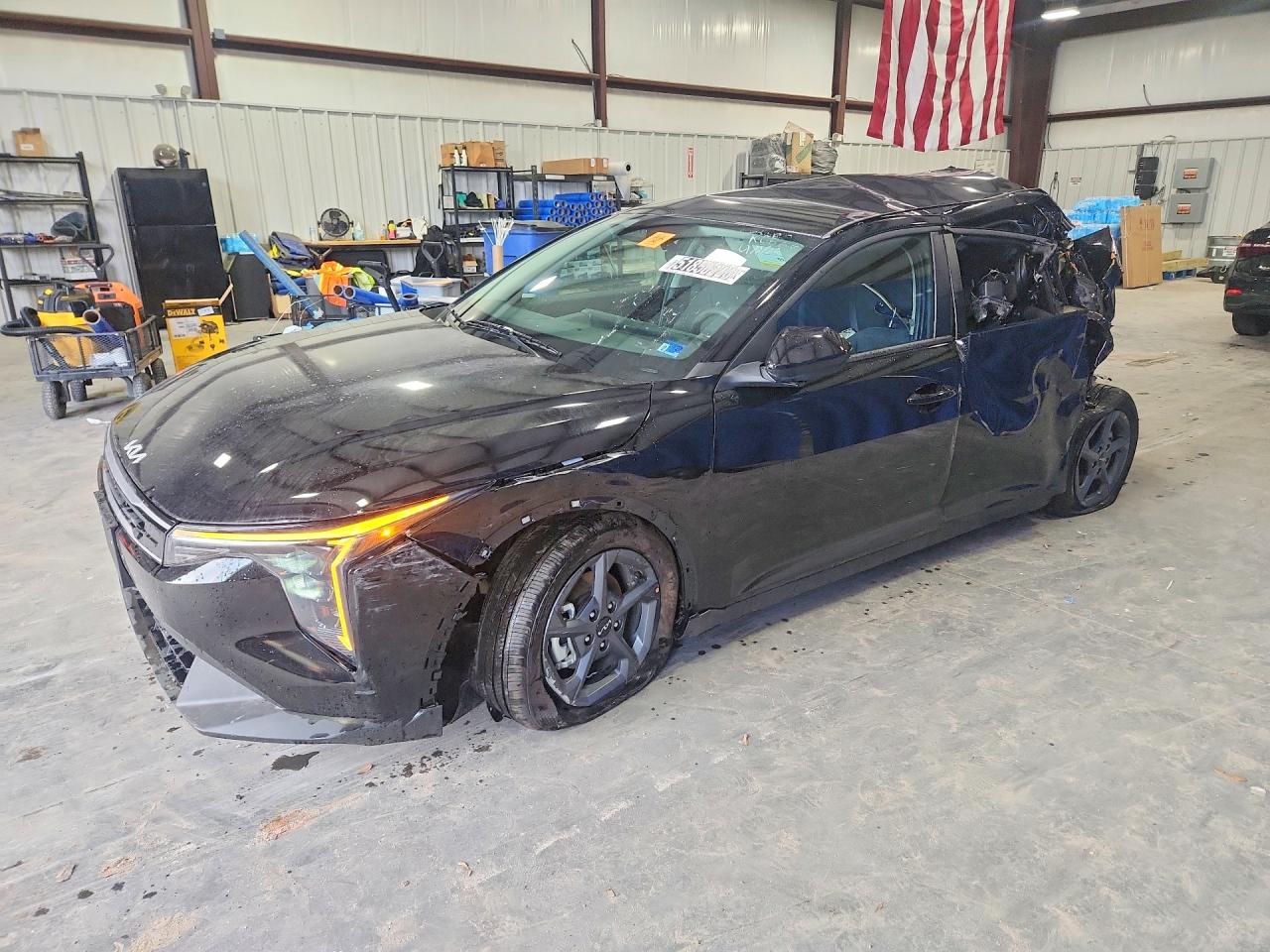 Salvage Kia K4 Lxs Image