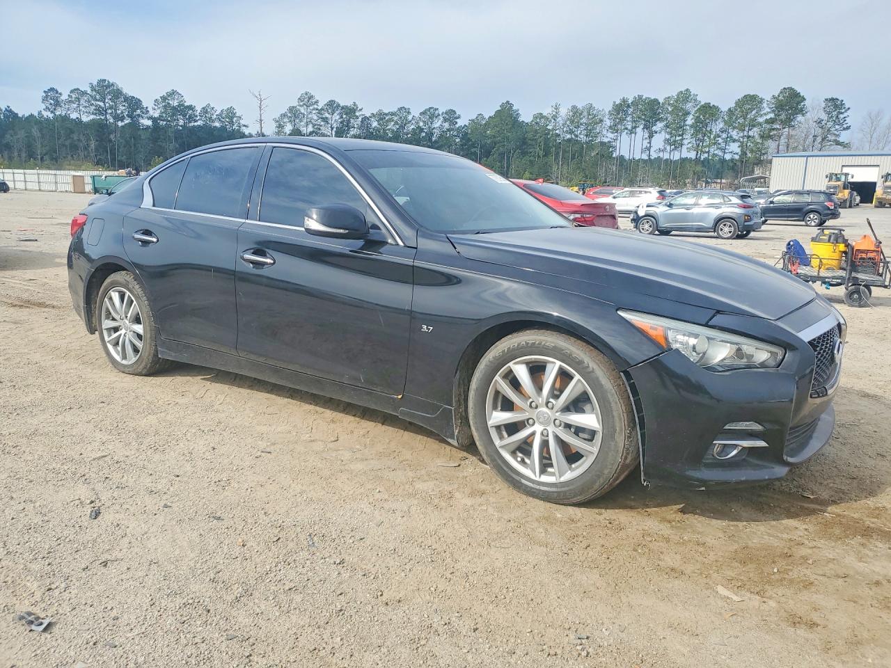 INFINITI Q50 Base