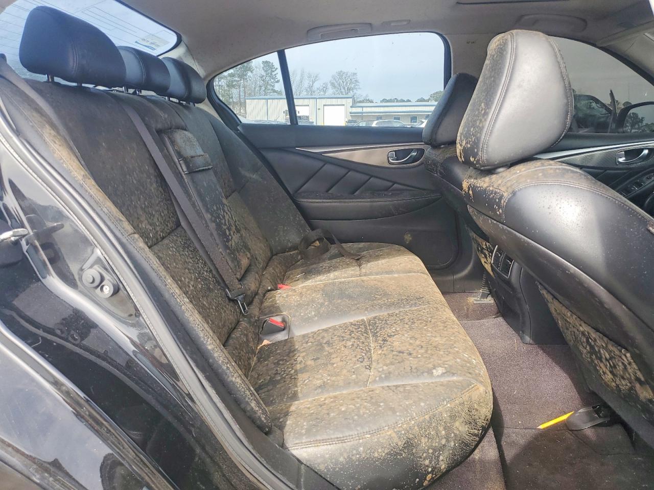 INFINITI Q50 Base