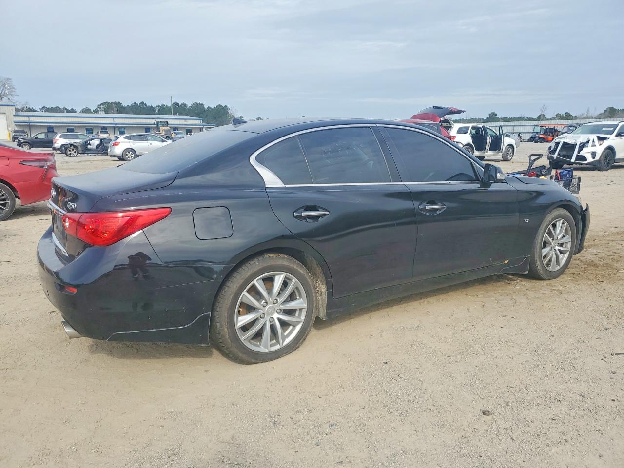 INFINITI Q50 Base