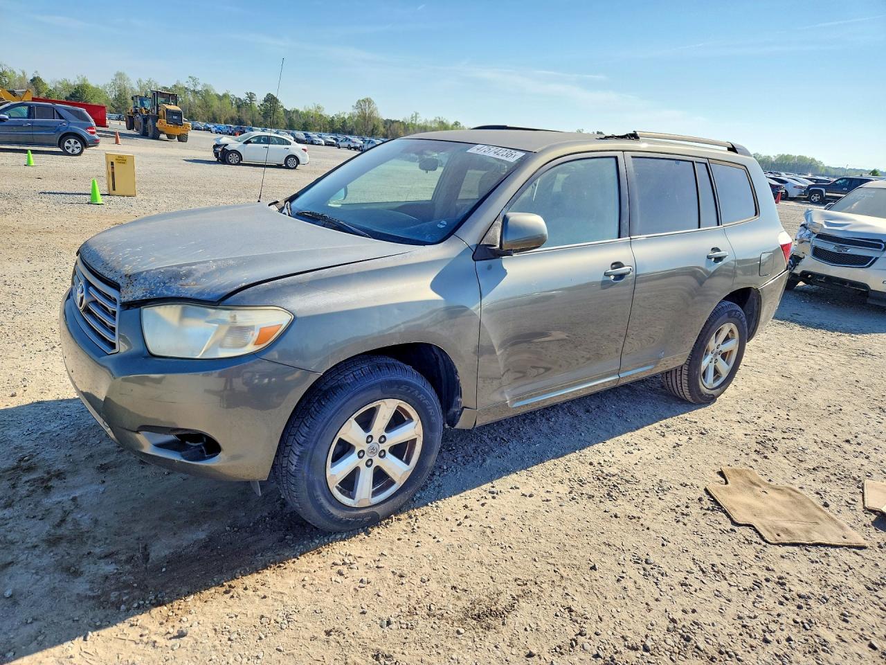 Salvage Toyota Highlander Image
