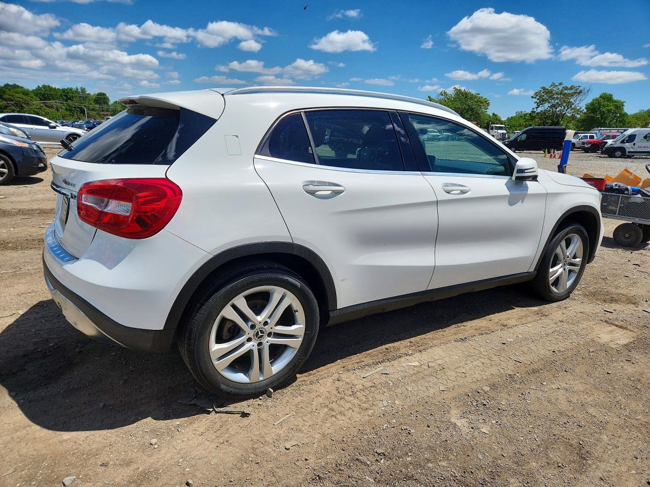 Mercedes-Benz GLA 250 4matic