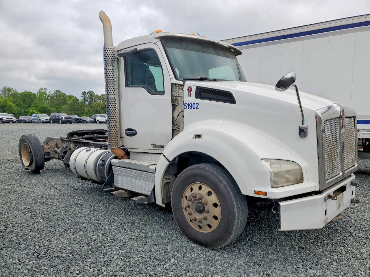 Salvage Kenworth Construction Image