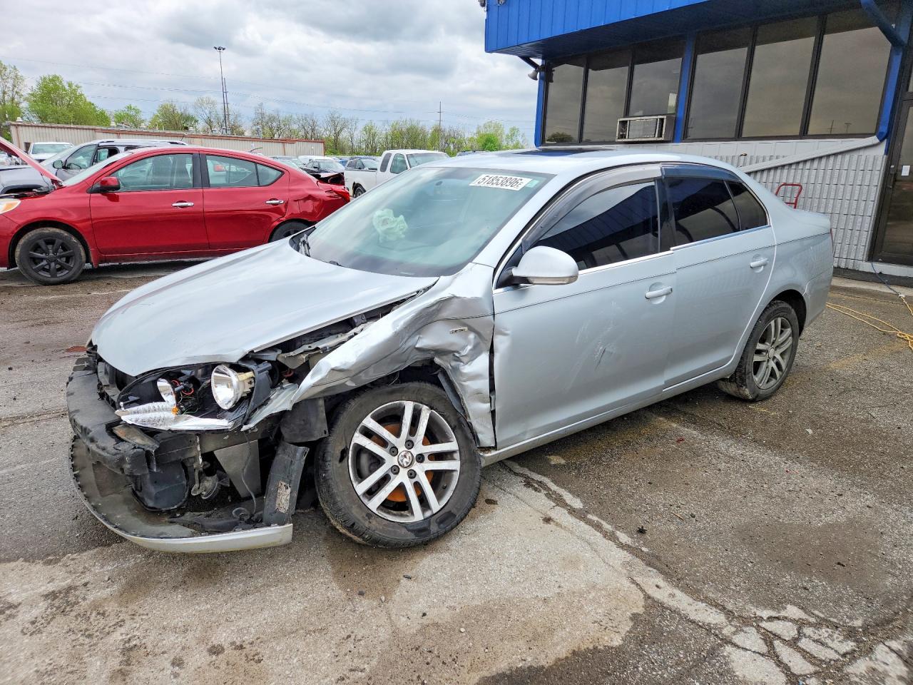 Salvage Volkswagen Jetta Image