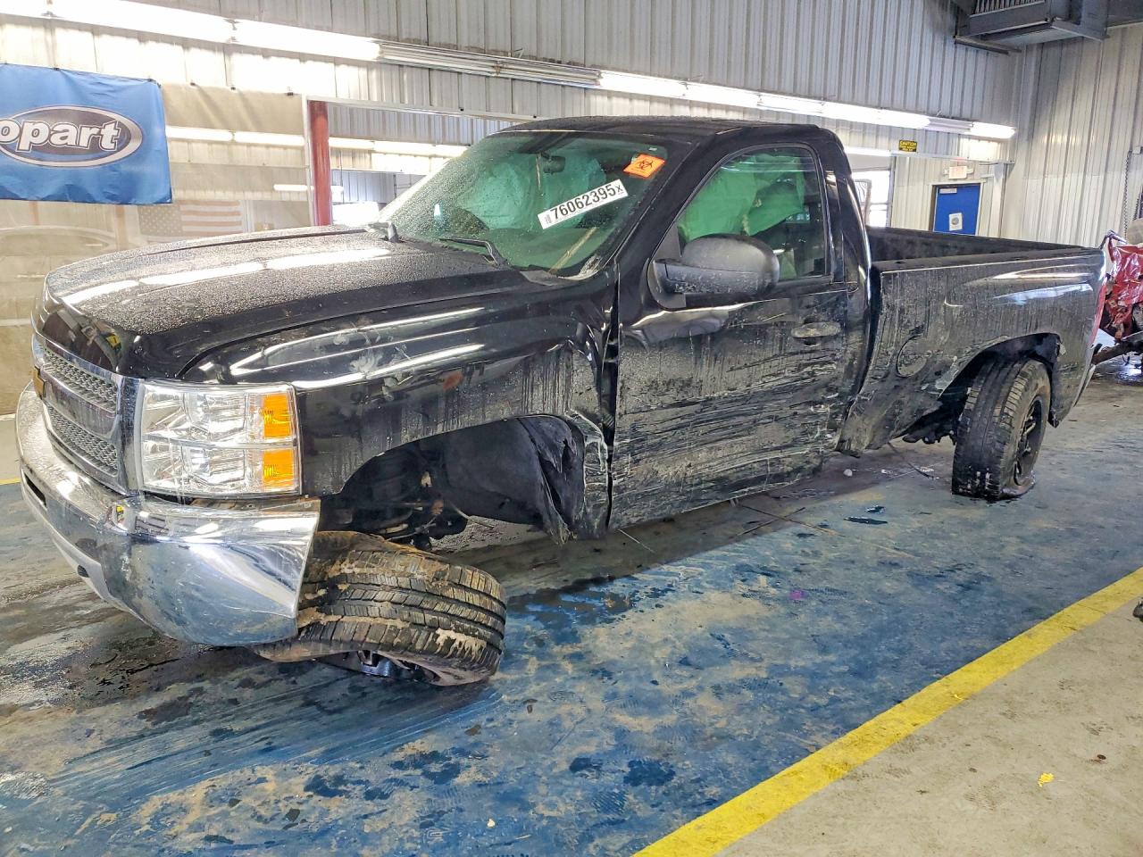 Salvage Chevrolet Silverado Image