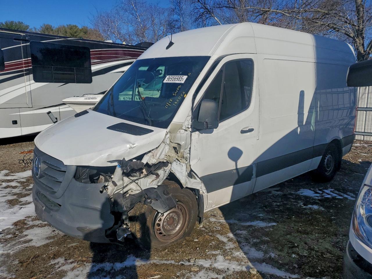Salvage Mercedes-Benz Sprinter Image