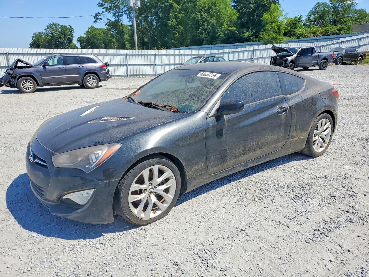 Salvage Hyundai Genesis Image