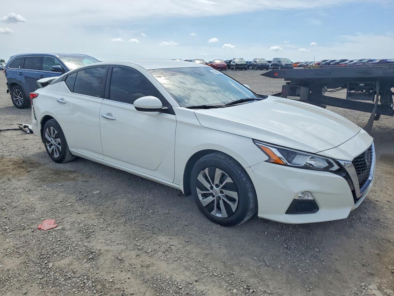 Nissan Altima S