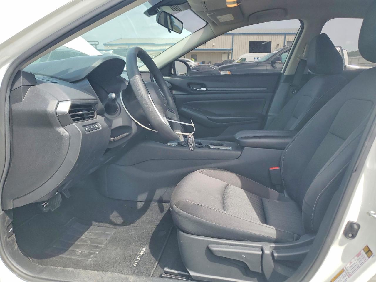 Nissan Altima S