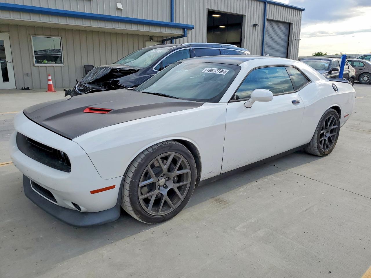 Salvage Dodge Challenger Image