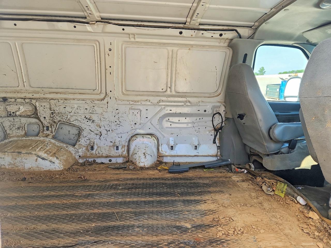 Ford Econoline E250 Van