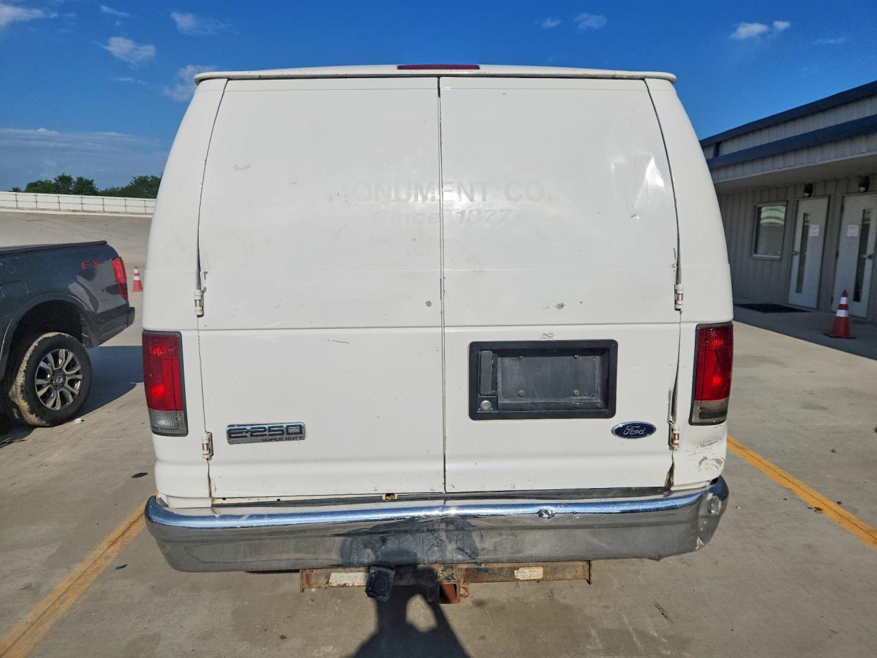 Ford Econoline E250 Van