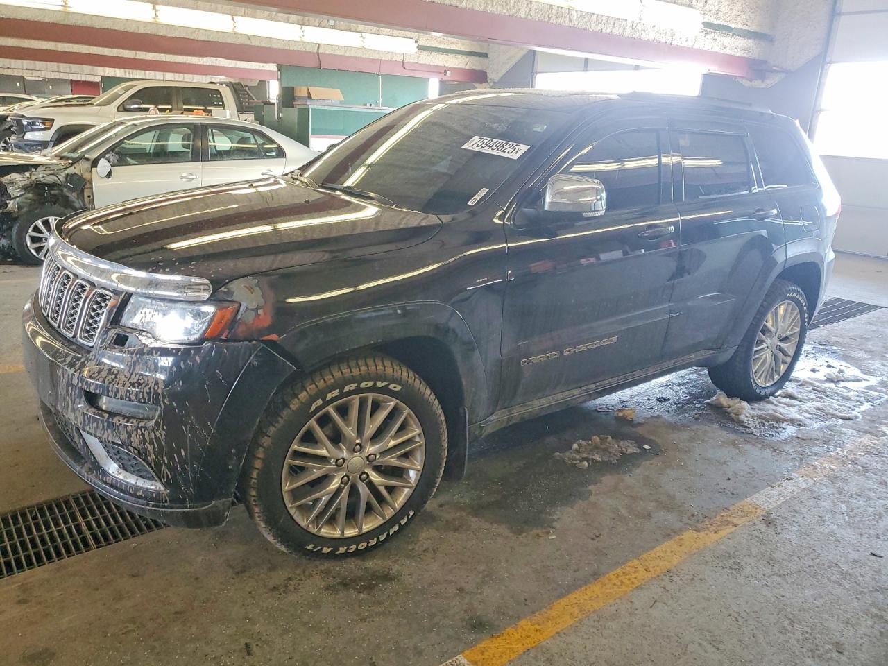 Salvage Jeep Grand Cherokee Image