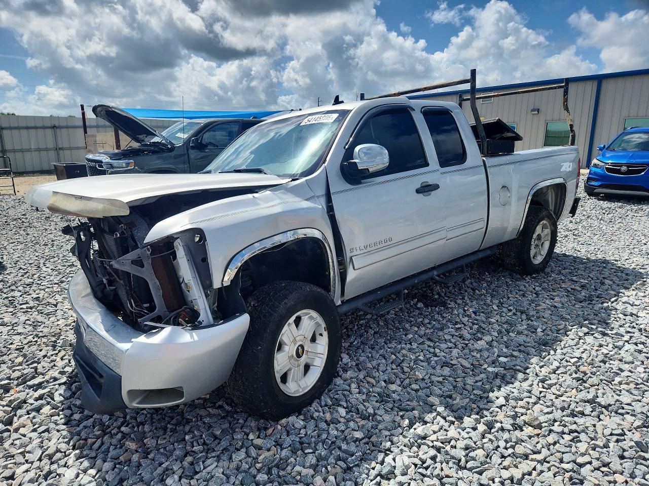 Salvage Chevrolet Silverado Image