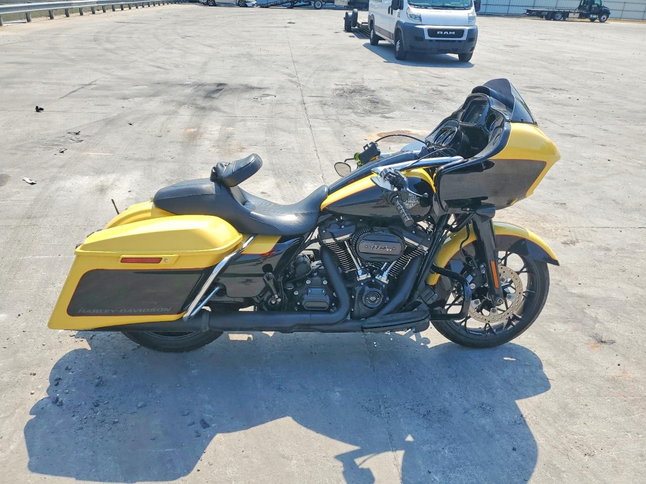 Salvage Harley-Davidson Fl Image