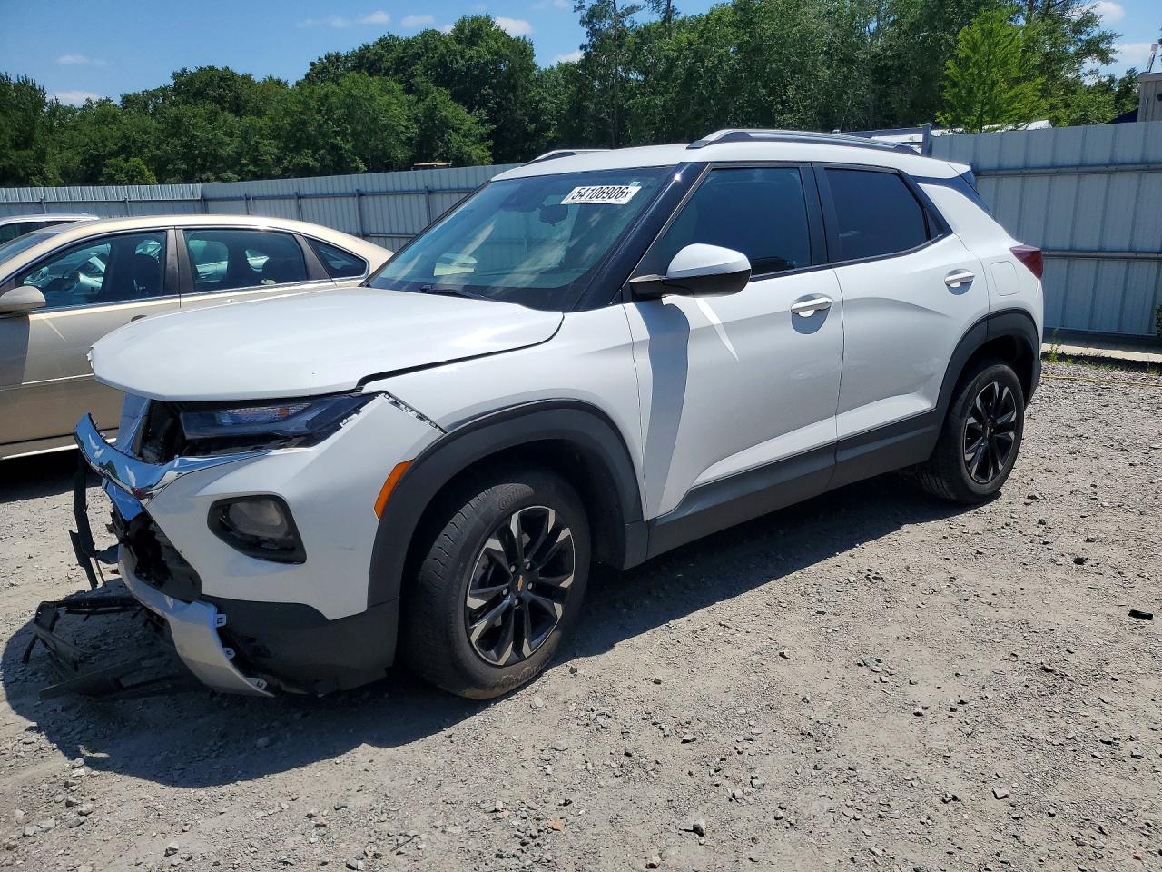Salvage Chevrolet Trailblazer Image
