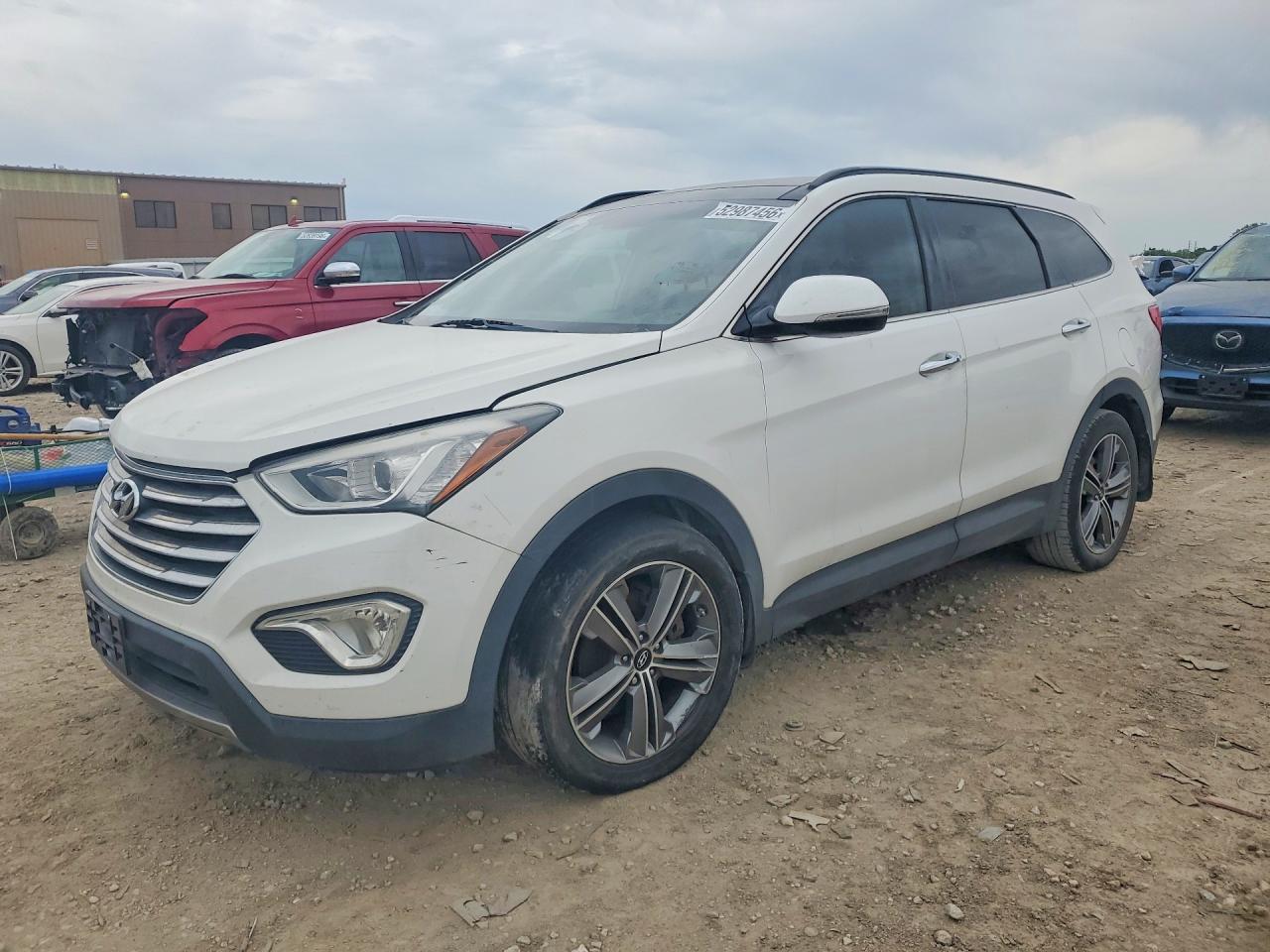 Salvage Hyundai SANTA FE Image