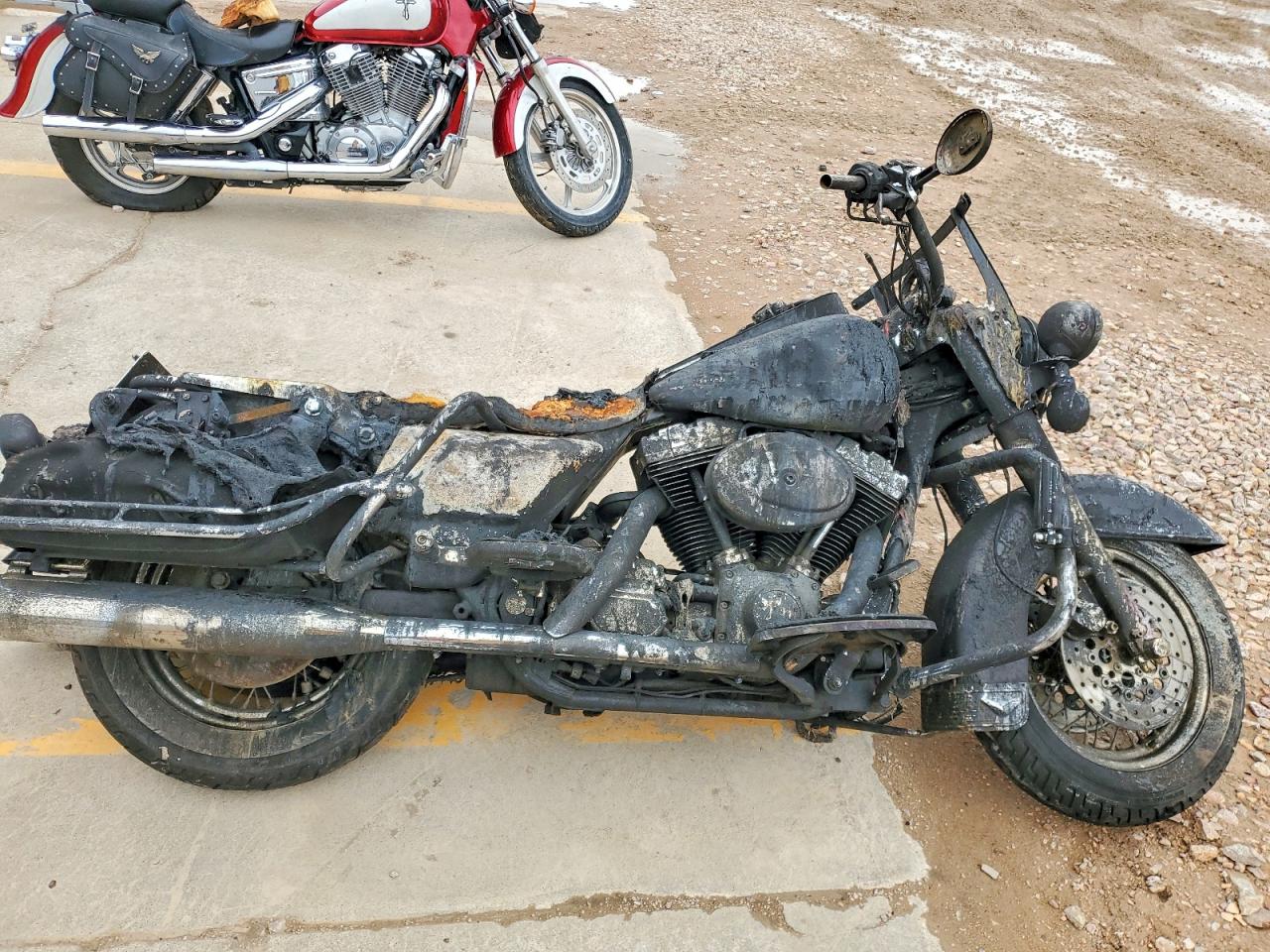 Salvage Harley-Davidson Fl Image