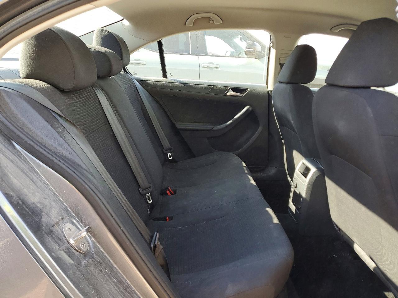 Volkswagen Jetta S