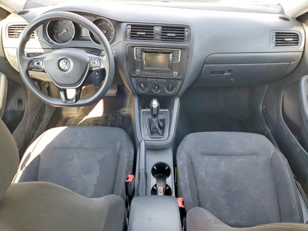 Volkswagen Jetta S