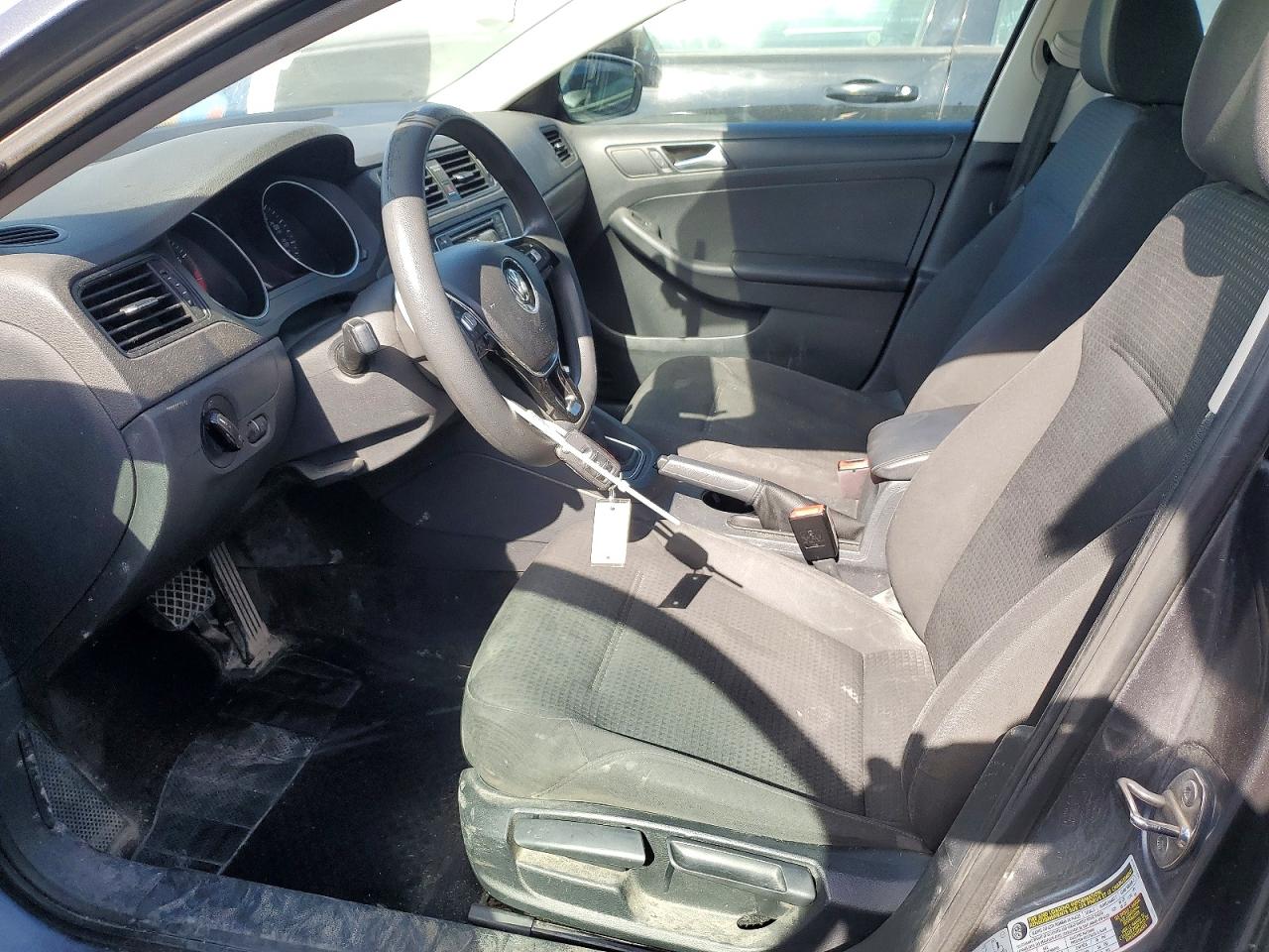 Volkswagen Jetta S